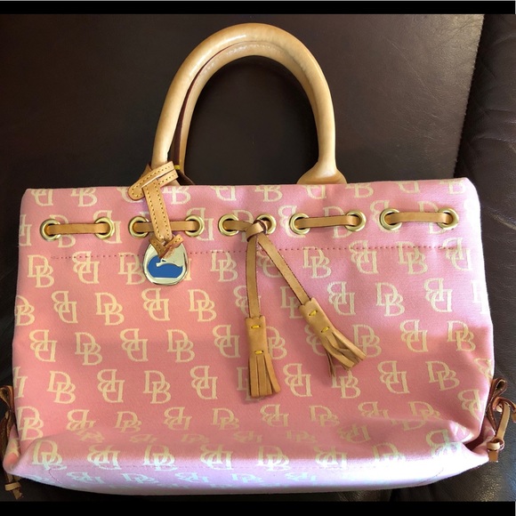 Dooney & Bourke Handbags - NWOT Dooney & Bourke Purse